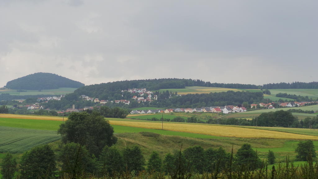Rhoenblick Landhotel - Restaurant - Countrypub Petersberg  Exteriör bild