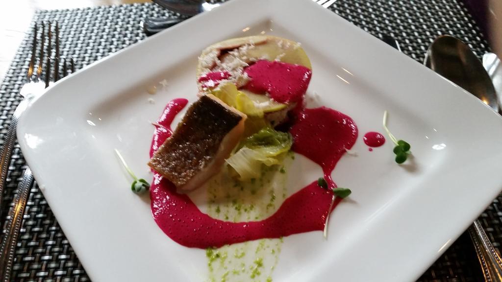 Rhoenblick Landhotel - Restaurant - Countrypub Petersberg  Exteriör bild